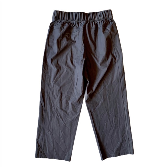 LIKE NEW: Lululemon Crops - Picture 6 of 6